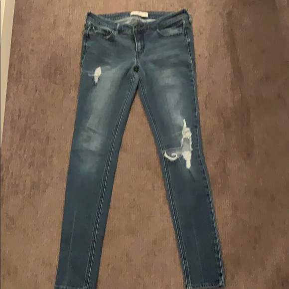 Hollister ripped jeans - Picture 1 of 6